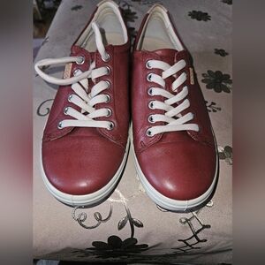 ECCO Women's Soft 7 leather Sneaker size 36
